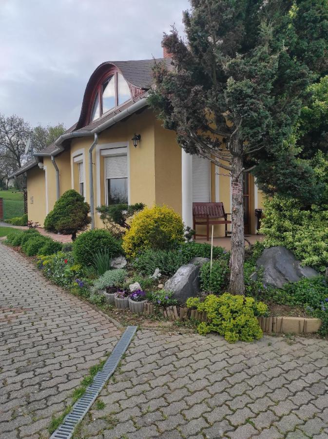 Dorina Apartman Zalakaros Exterior foto