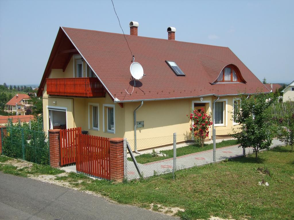 Dorina Apartman Zalakaros Exterior foto